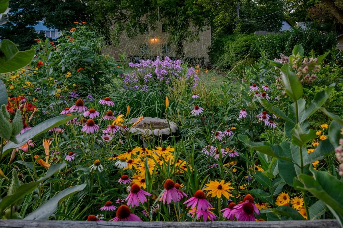 25 Best Flower Bed Ideas for Your Prettiest Garden Yet, image size:1200x800