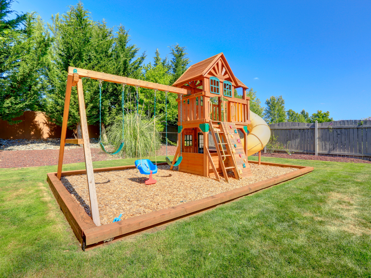 Creating a Kid Friendly Backyard Oasis: Safe Play Area Ideas and Family Garden Design 6 kid friendly backyard 5
