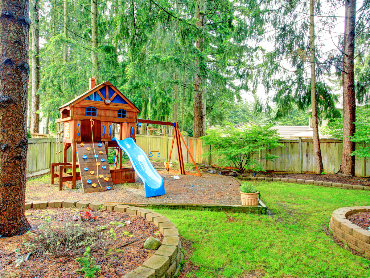 Creating a Kid Friendly Backyard Oasis: Safe Play Area Ideas and Family Garden Design 8 kid friendly backyard 7